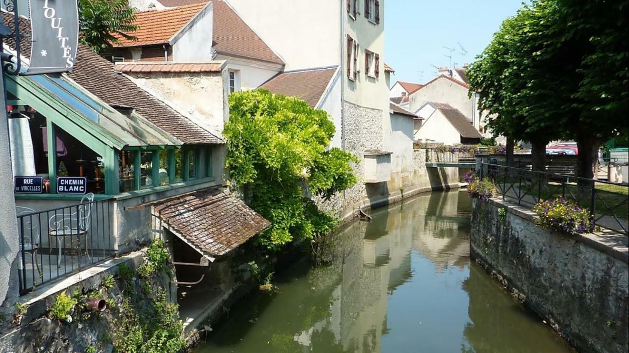Charmant Village Proche Disneyland & Paris 克雷西拉沙佩勒 外观 照片